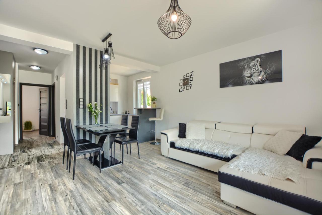 Apartament Glamour Устшики Долне Екстериор снимка
